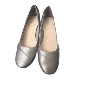 CLARKS LEATHER SIZE 11 METALLIC